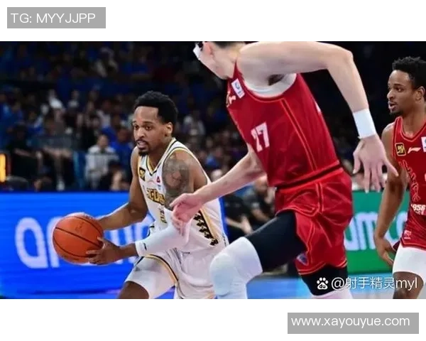 南京篮球队精英赛精彩配合分析展现团队默契与战术执行力